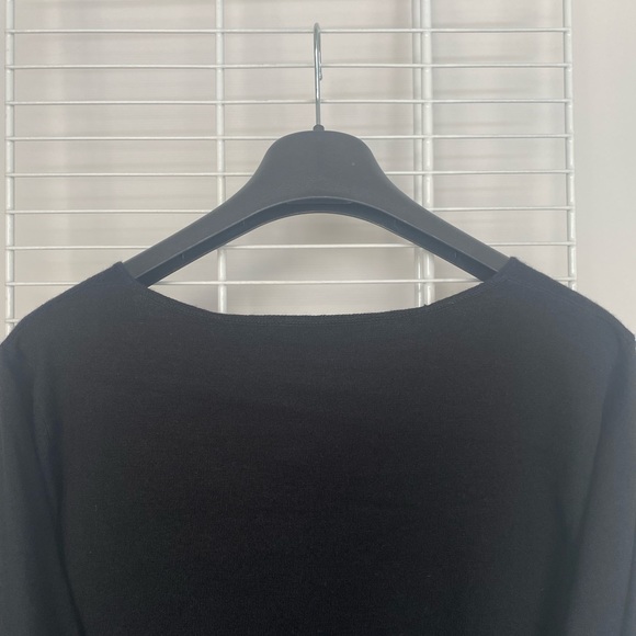 Holt Renfrew Black Pullover Sweater Large - Picture 5 of 7